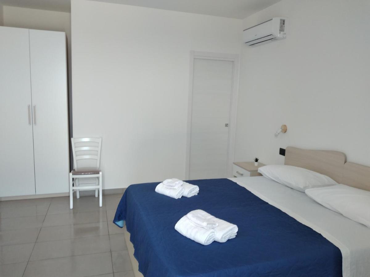 La Dama Bianca Bovo Marina Hotel Montallegro Exterior photo