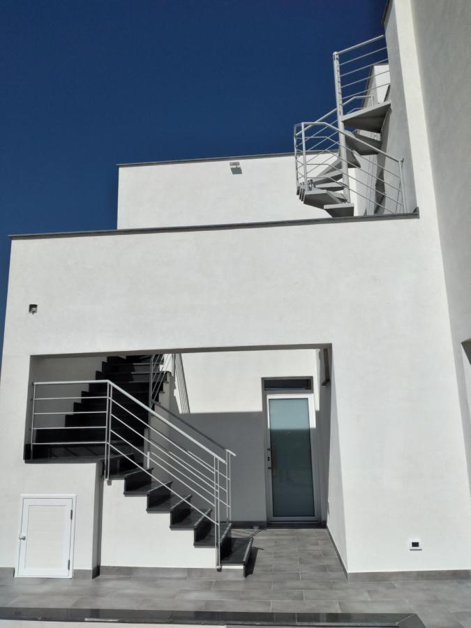 La Dama Bianca Bovo Marina Hotel Montallegro Exterior photo